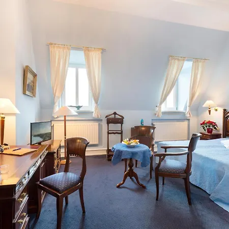 Schloss 4* رالسفيك