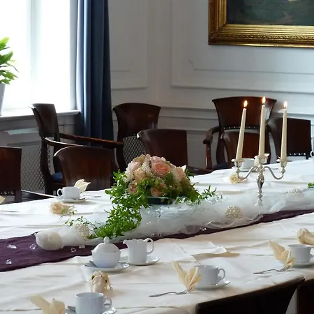 Schloss 4*