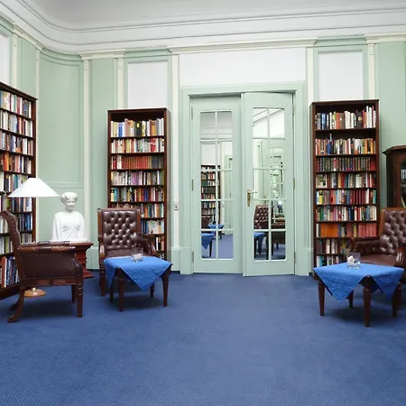 Schloss 4* رالسفيك